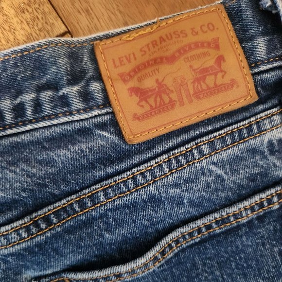 Levi's High Waisted Jeans - Picture 8 of 8